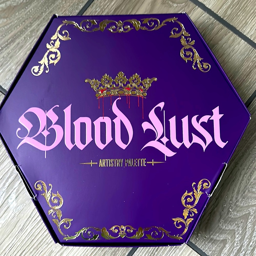 JEFFREE STAR COSMETICS
Blood Lust Palette